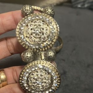 🎁BOGO”Elastic Silver tone Bracelet and Earrings